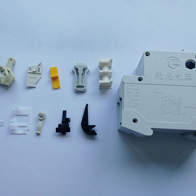 杭州乾龙电器有限公司在九游会公司定制动作断路器系列塑料模具